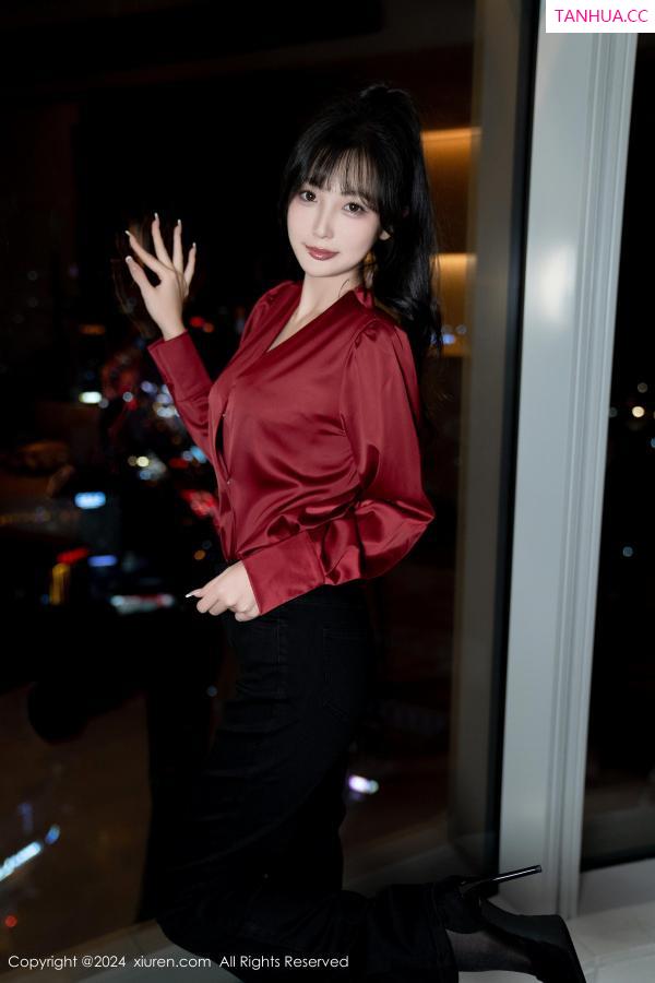林星阑  [XiuRen]高清写真图 2024.10.16 No.9299 林星阑 黑丝美腿第17张图片